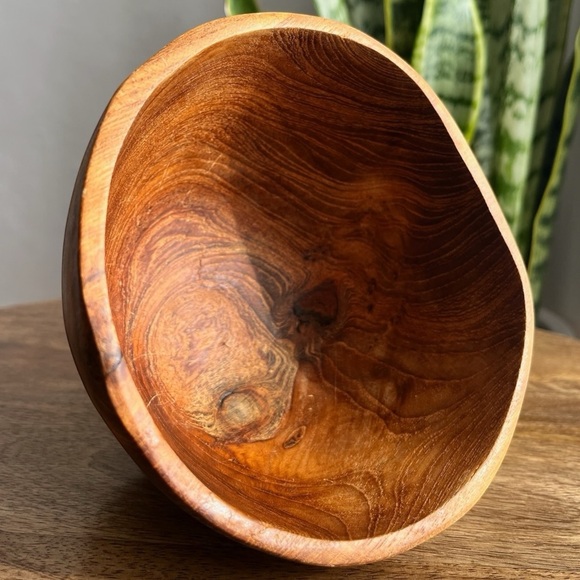 Pair of Carved Wooden Nesting Bowls - Picture 10 of 11